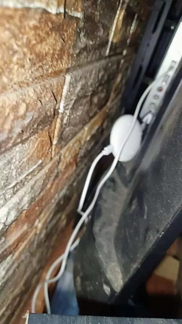 Customer photo review of Google Chromecast with Google TV - Streaming Entertainment with Voice Search - Watch Movies, Shows, and Live TV in 4K HDR Streaming Media Player - Includes Pouch and Cleaning Cloth