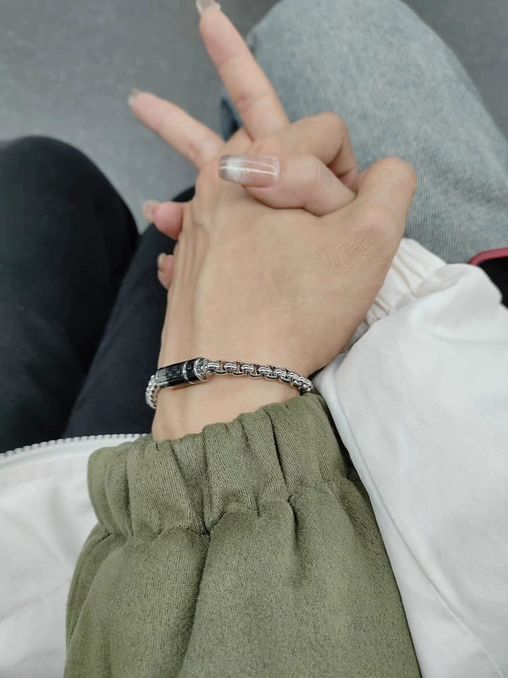 Customer photo review of Carbon Core Bracelet