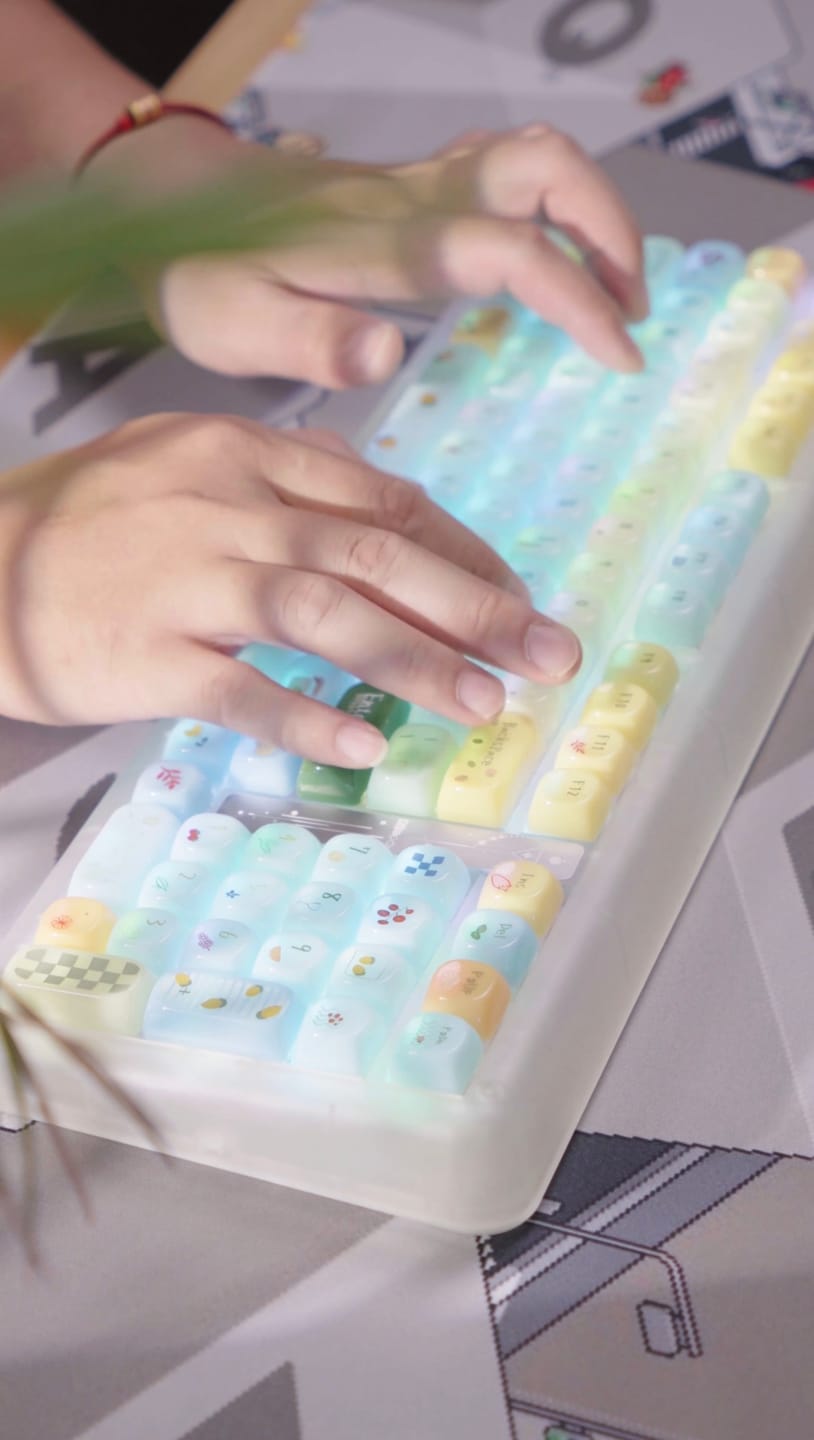 Customer photo review of KiiBOOM Sweet Lemon Summer Keycap Set Pre Sale