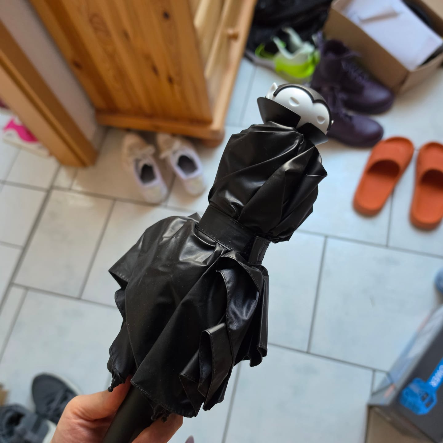Customer photo review of Spookula Regenschirm Fledermaus – Taschenschirm mit Dracula Design OTOTO