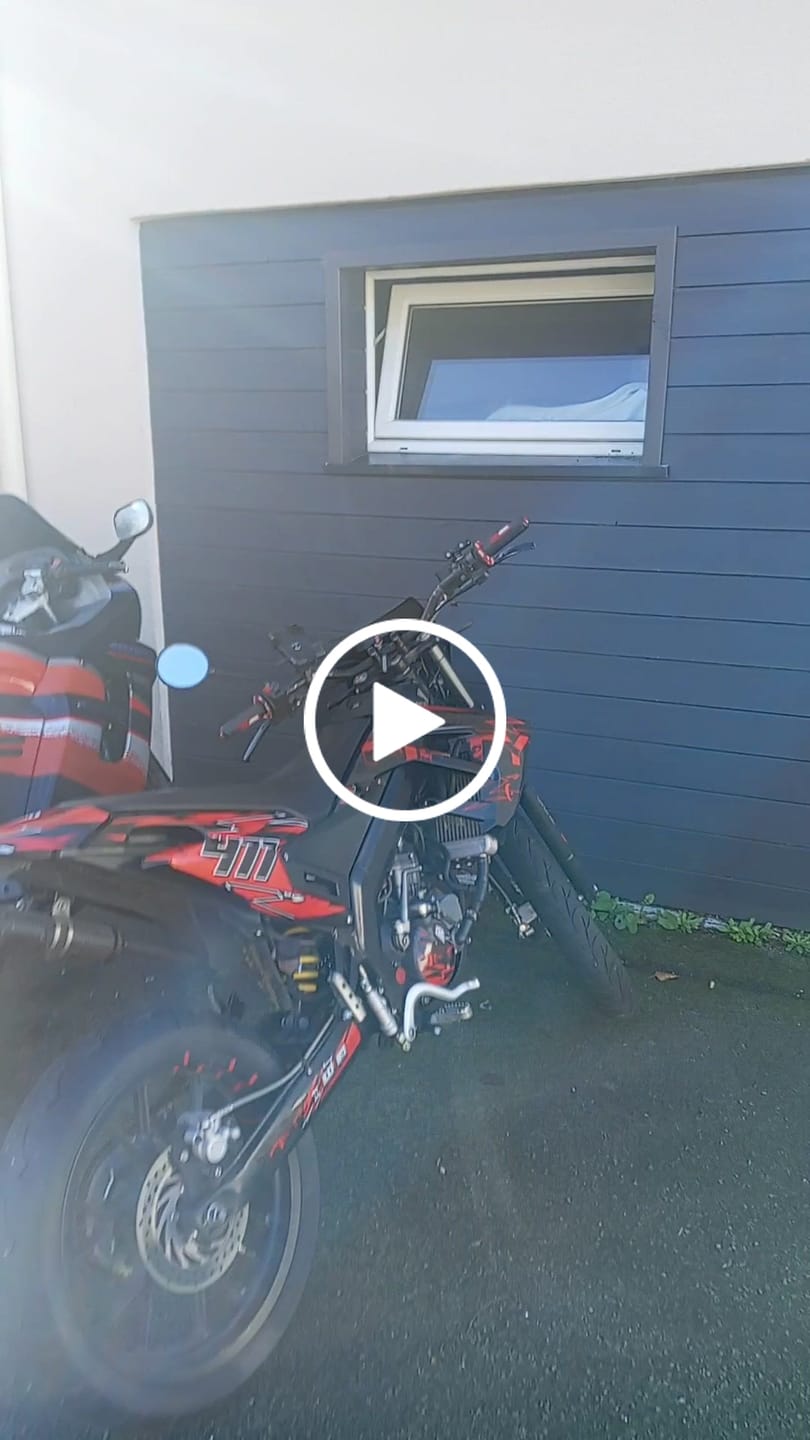 Customer video review of Mini Plaques Personnalisables FIFTY