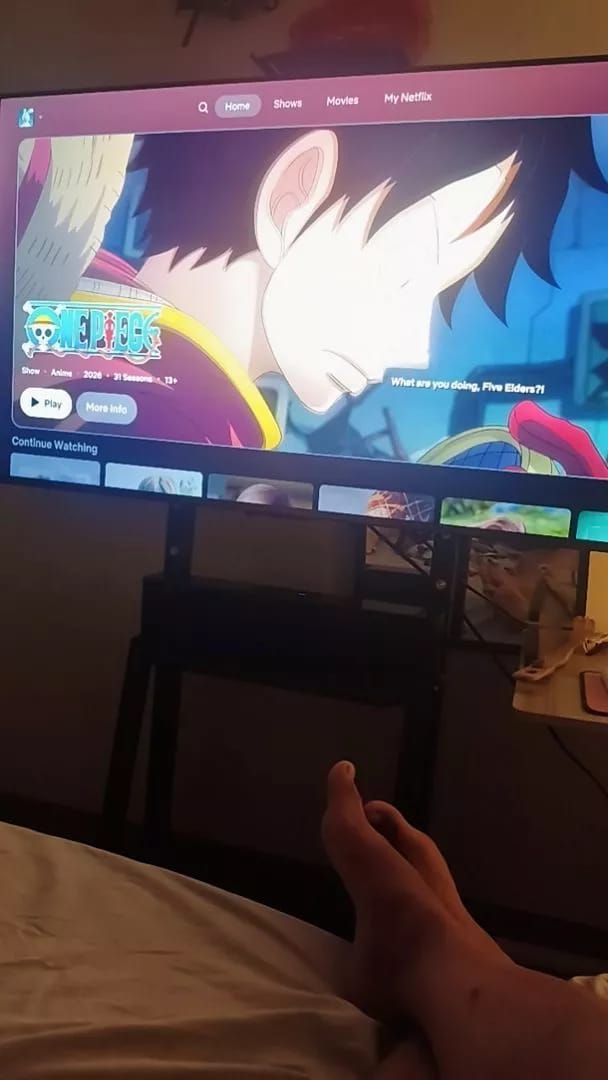 Customer photo review of Google Chromecast with Google TV - Streaming Entertainment with Voice Search - Watch Movies, Shows, and Live TV in 4K HDR Streaming Media Player - Includes Pouch and Cleaning Cloth
