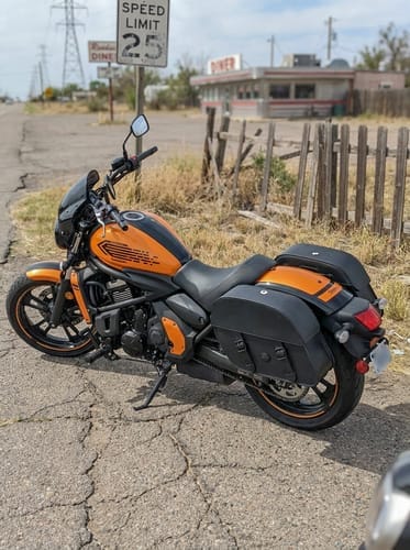 Customer photo review of 28L - Baelor Medium Hard Mount Kawasaki Vulcan S VN650 Motorcycle Saddlebags