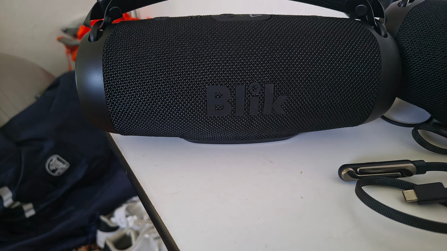 Customer photo review of Parlante Bluetooth Portátil Blik Powerbass30 30W 15 Hrs