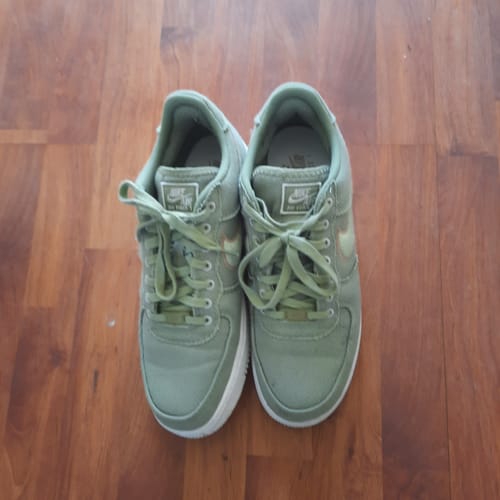 Customer photo review of Basement - Sneaker Mystery Box