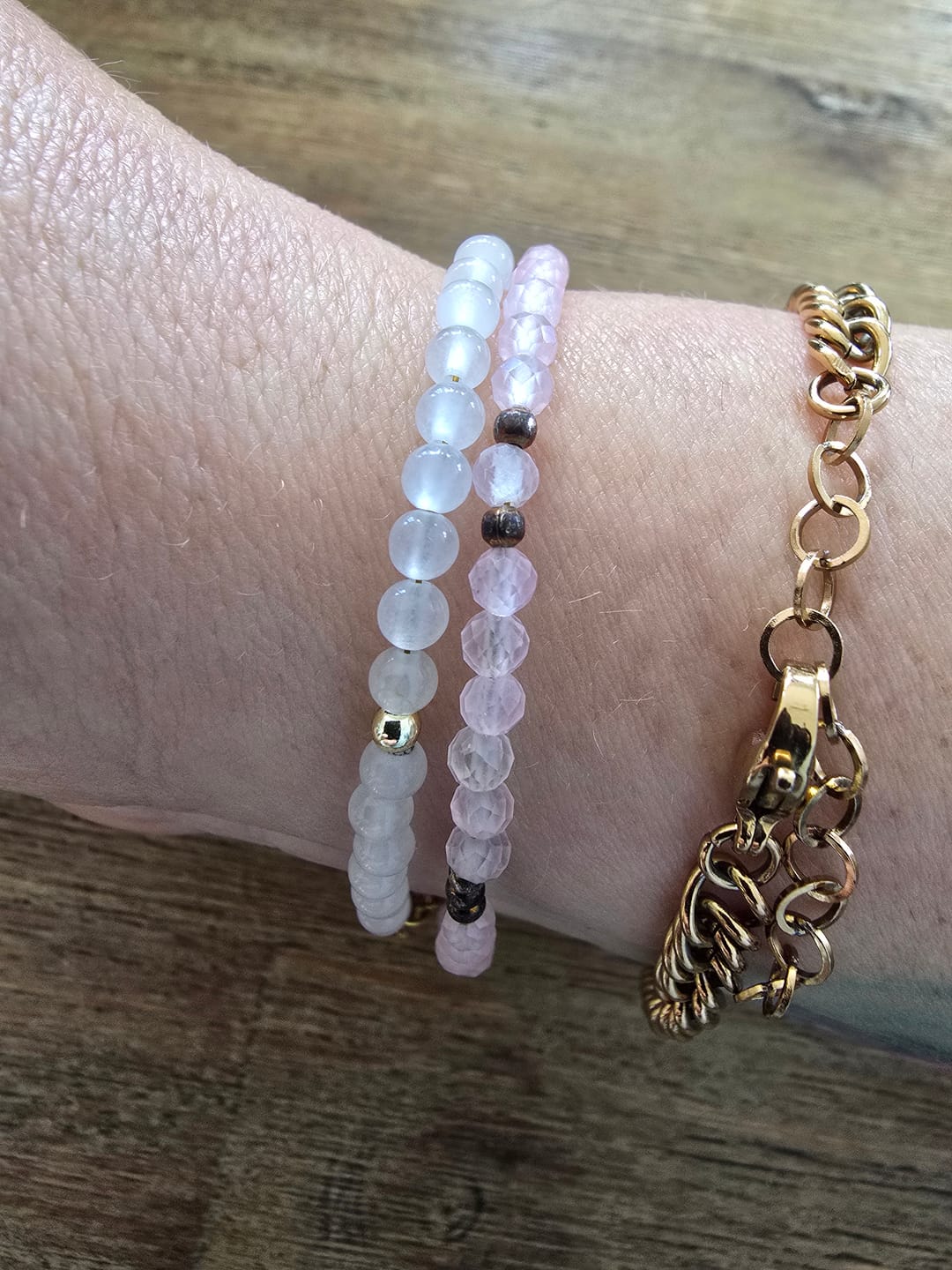 Customer photo review of Rosenquarz Armband - dezent