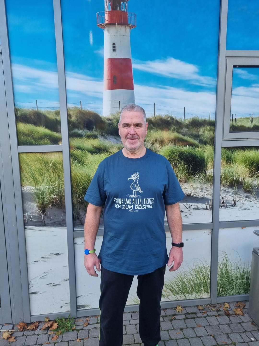 Customer photo review of Früher War Alles Leichter · Unisex Premium Bio T-Shirt