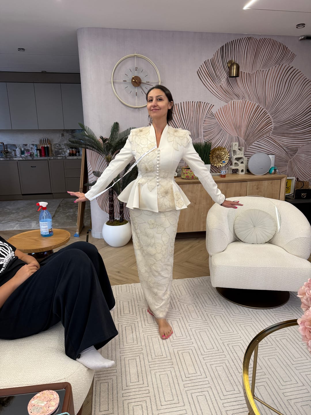 Customer photo review of İŞLEME DETAY KALEM ETEK VE CEKET TAKIM EKRU