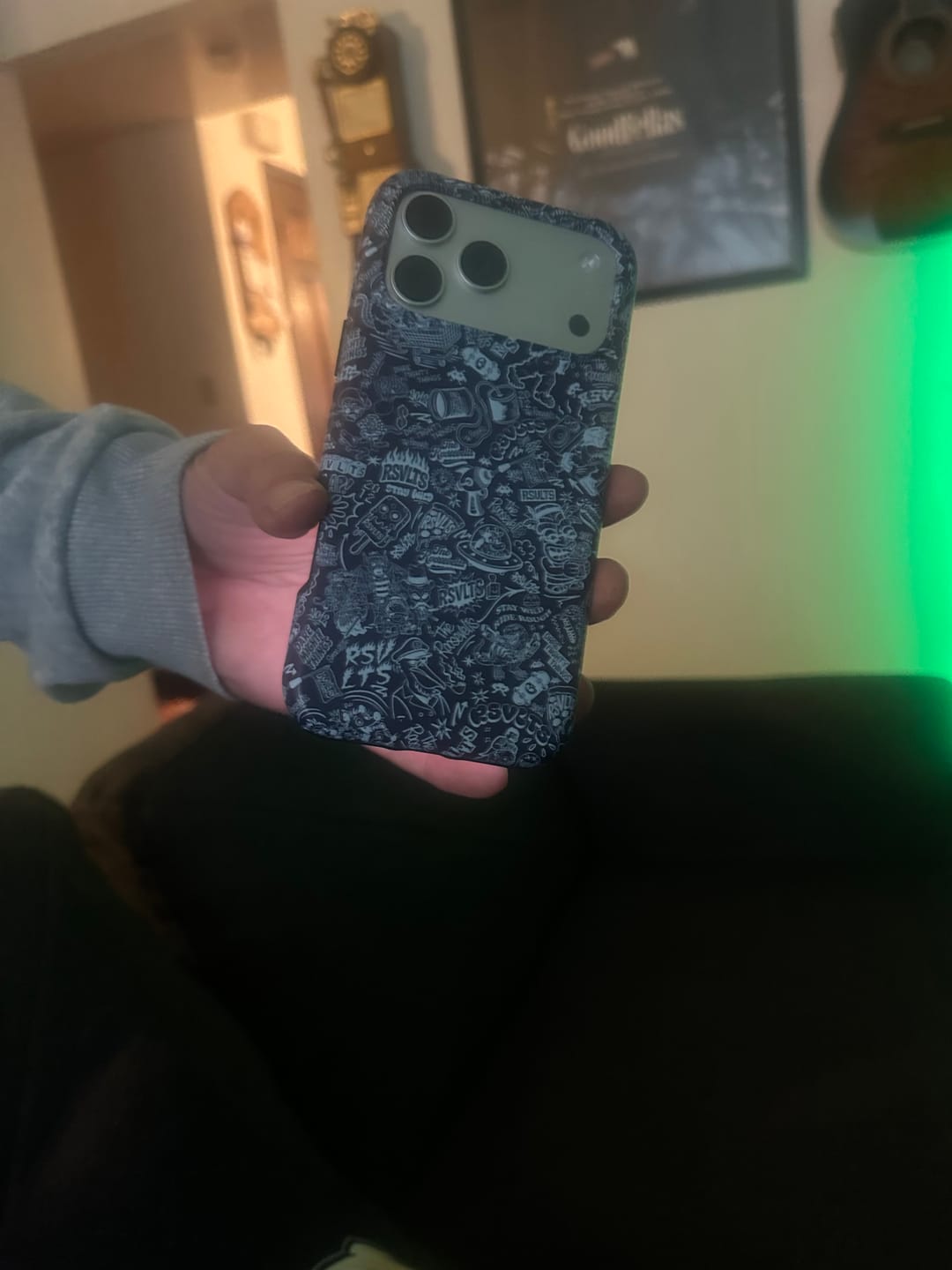Customer photo review of Outpost – Phone Case IPHONE 17 Pro Max