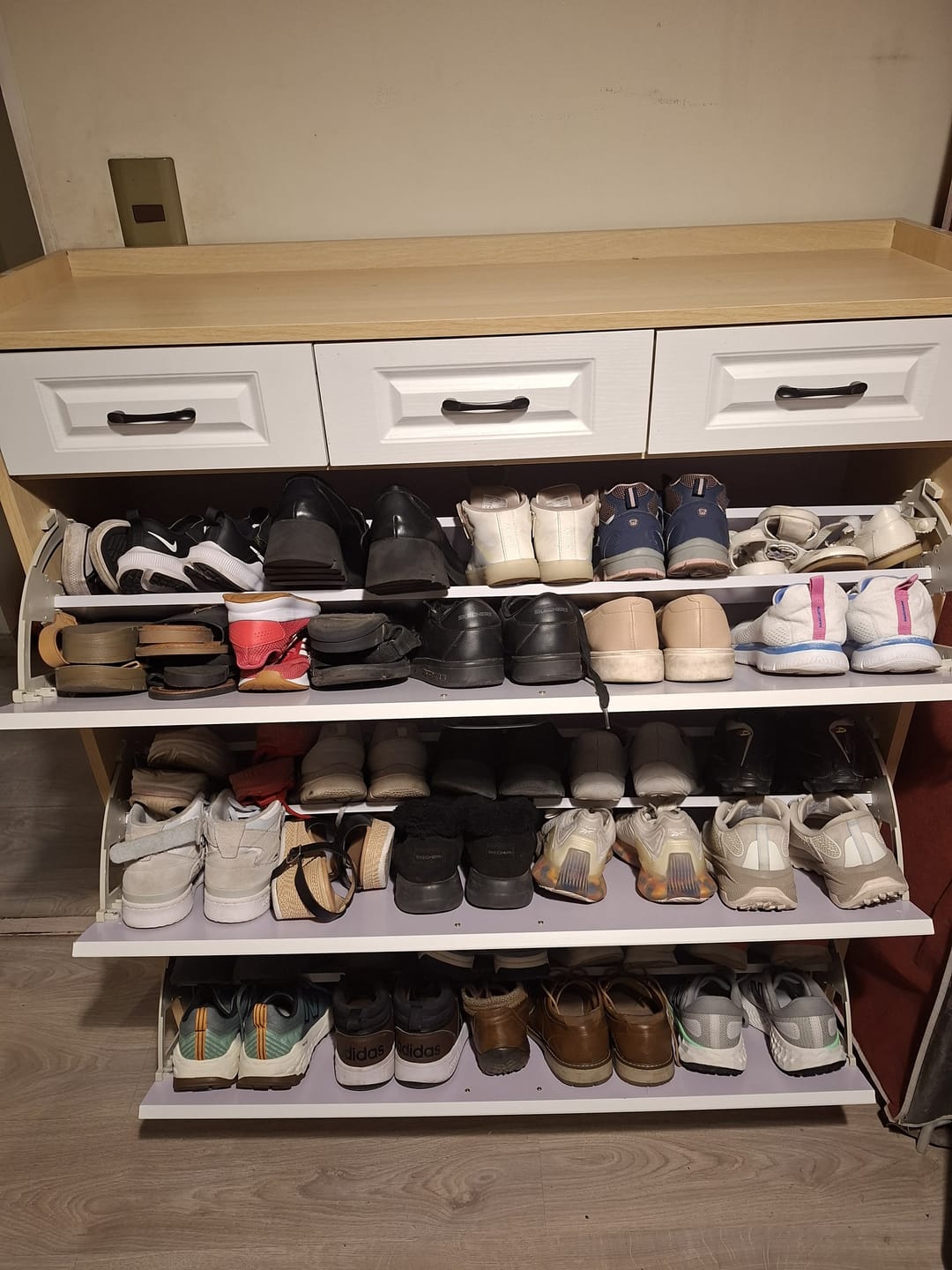 Customer photo review of Mueble Zapatero Organizador de Alta Calidad XXL para 25 pares