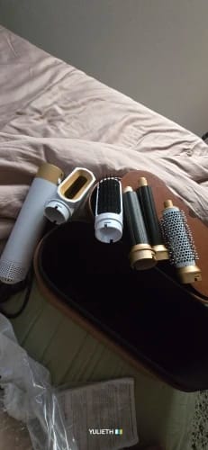 Customer photo review of AQUALYA HairPro™ 5-in-1 – One Gift, Five Styling Tools + Heat Protector