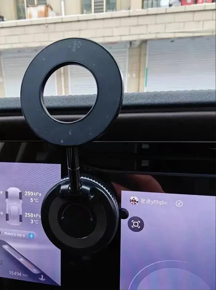 Customer photo review of AVELIK 360° Magnetic Phone Holder