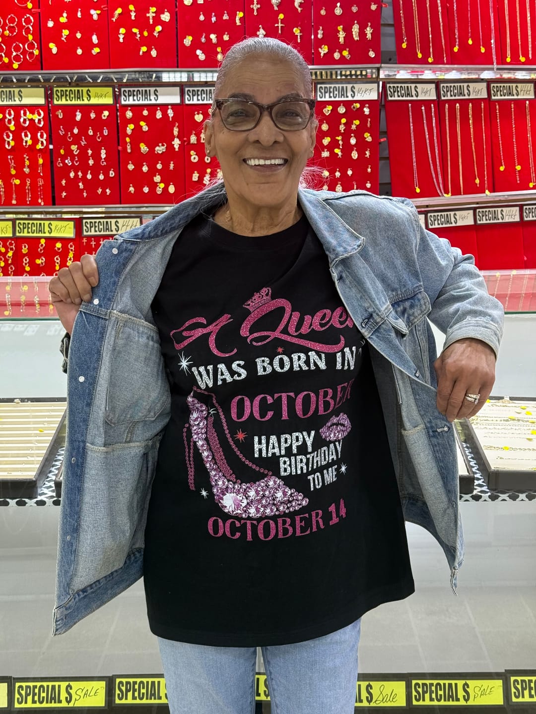Customer photo review of 14TH OCTOBER QUEEN UNISEX SHIRT