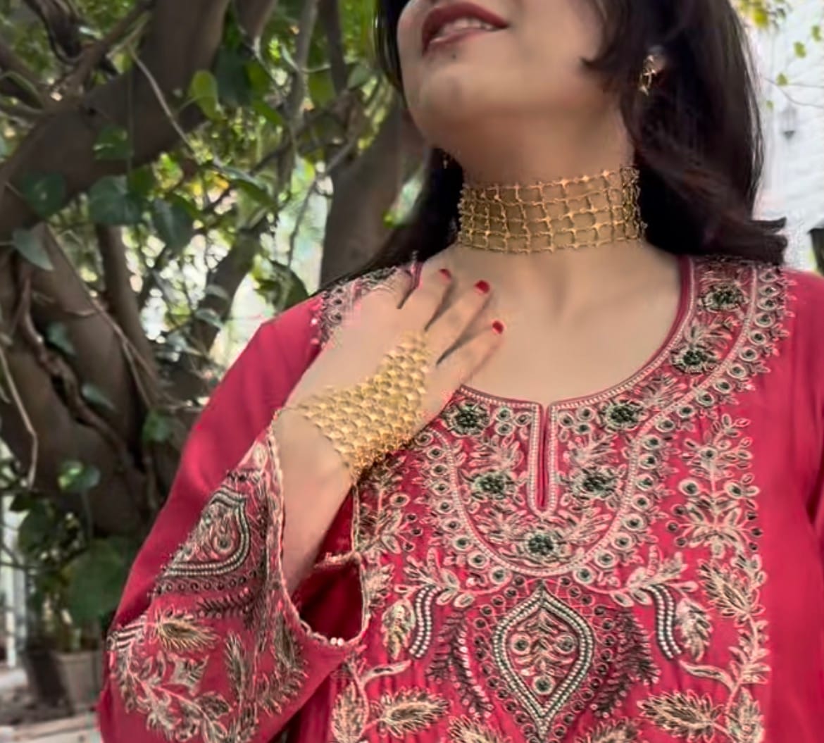Customer photo review of Raven Neckpiece