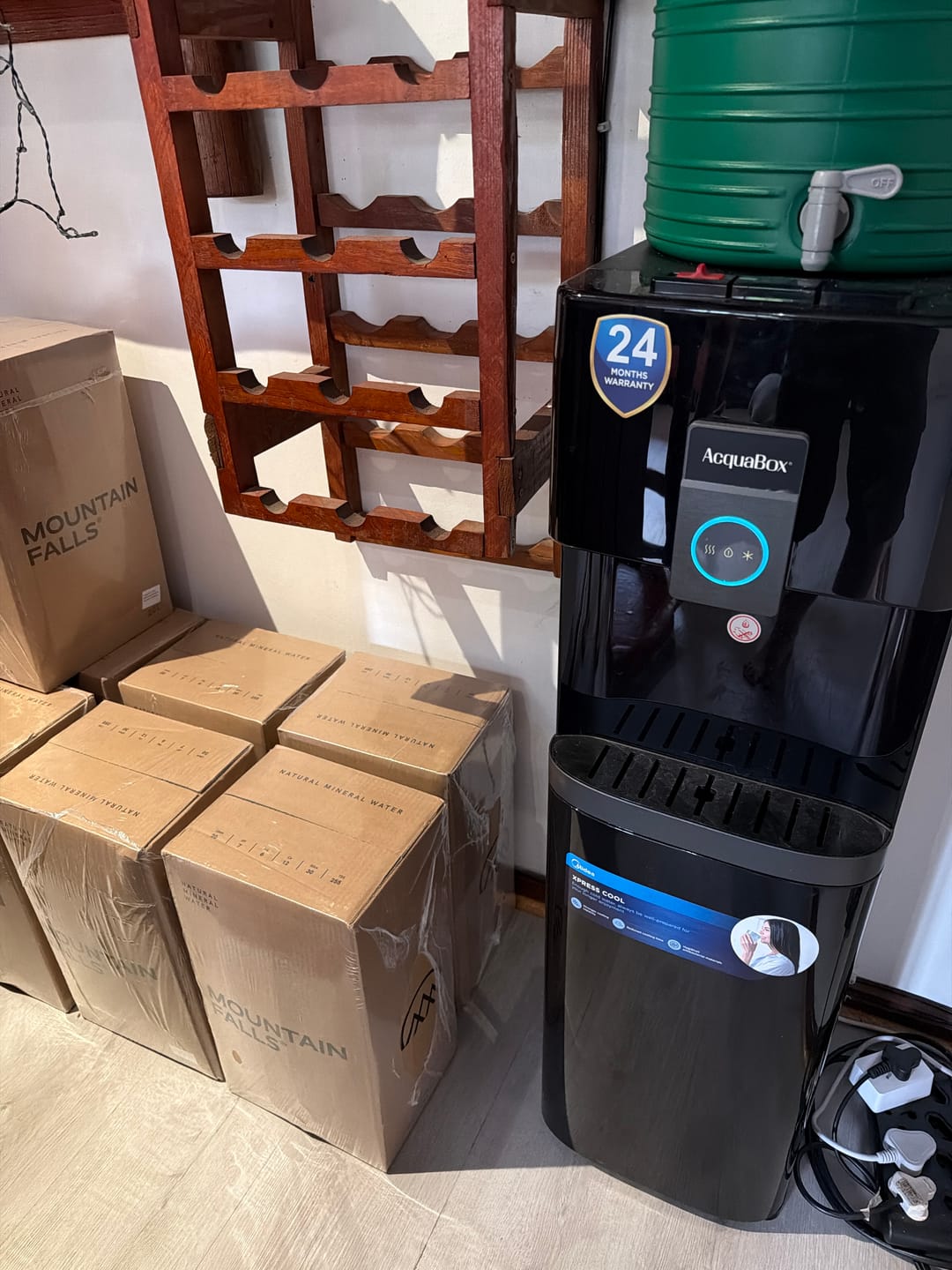 Customer photo review of AcquaBox by Mountain Falls 20L Refill – STILL Mineral Water (Bag-in-Box Refill for AcquaCooler)