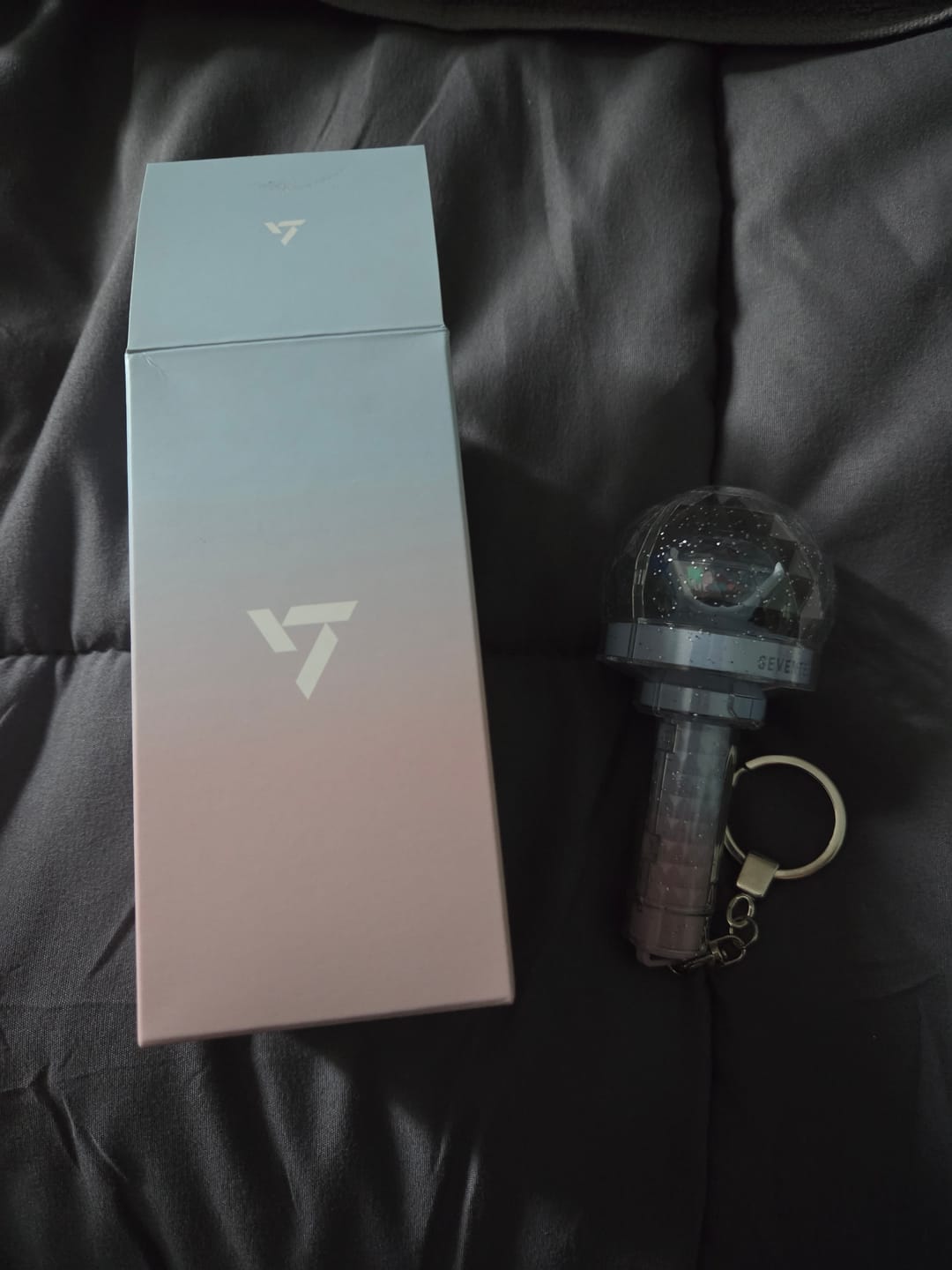 Customer photo review of SEVENTEEN - OFFICIAL LIGHT STICK VER.3 10TH ANNIV. KEYRING