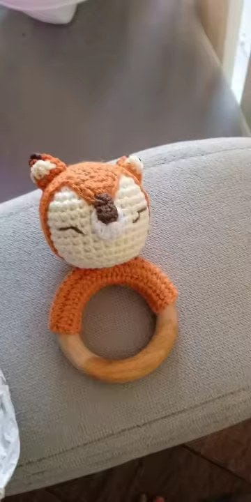 Customer photo review of CuddleRattle – Gehäkelte Babyrassel | Weicher Greifling mit Holzring
