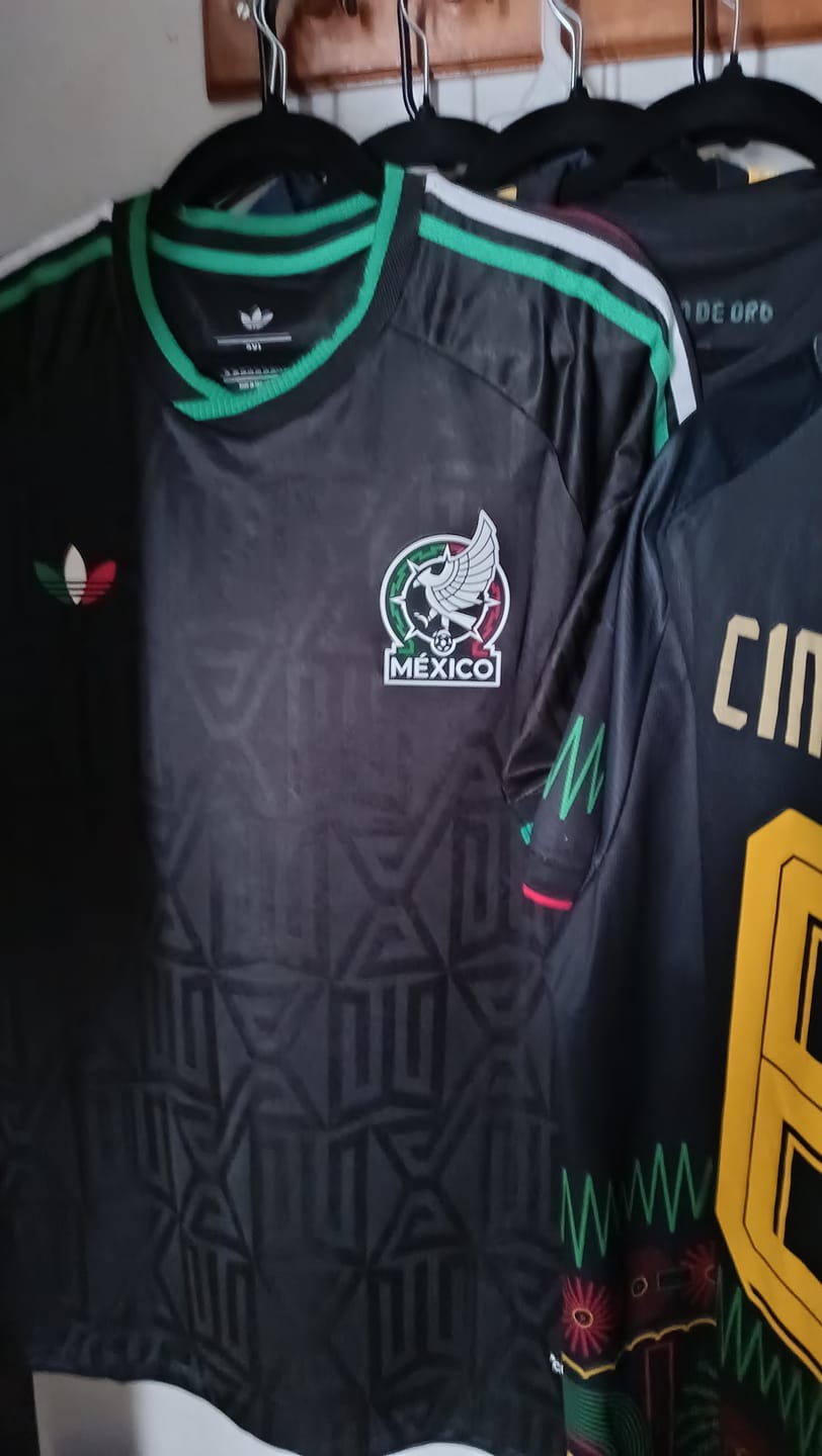 Customer photo review of México Local Mundial 2026 negra jugador - ENVÍO RÁPIDO