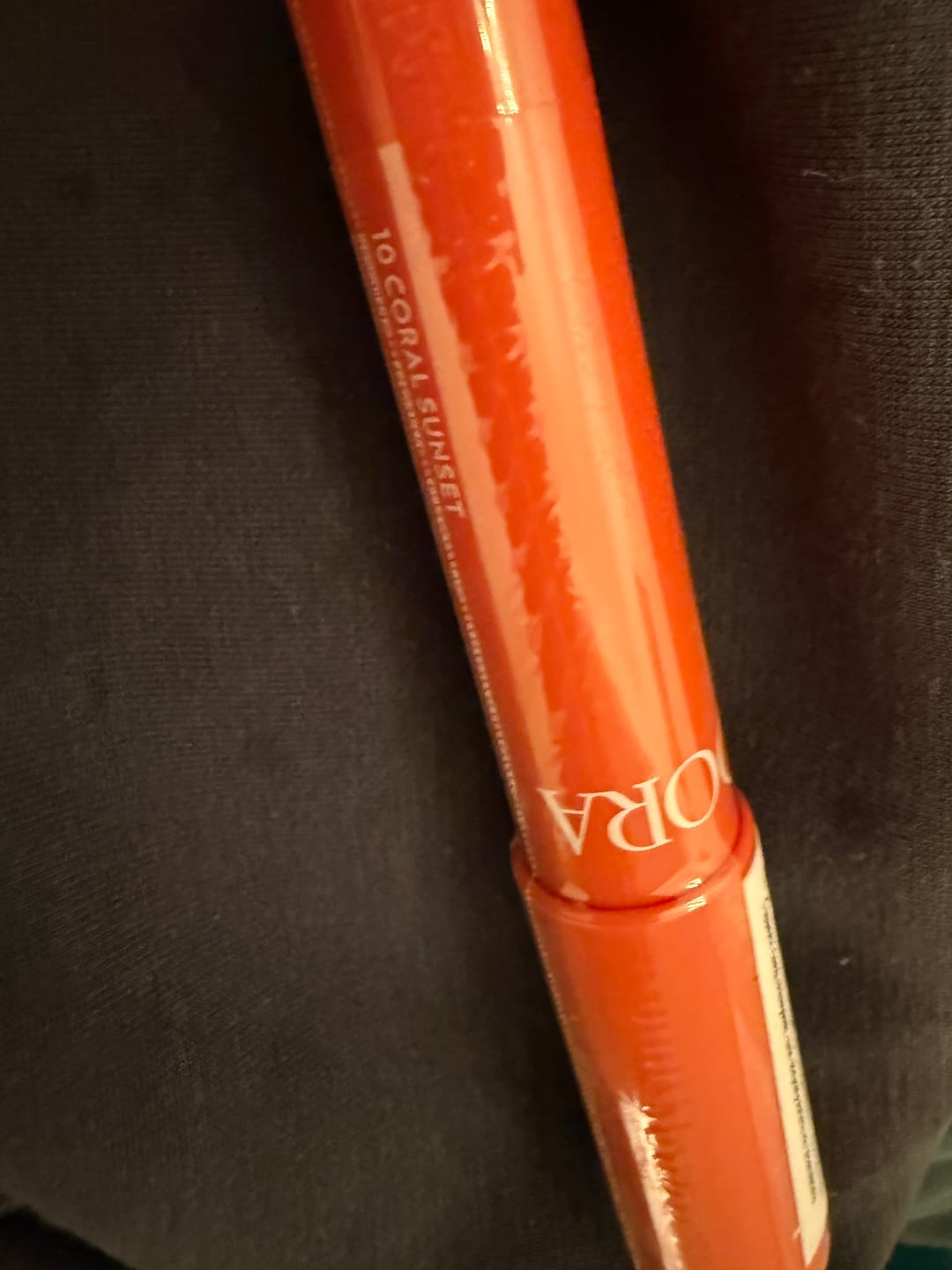 Customer photo review of Хидратиращ гланц стик Isadora Twist Up Color Stick