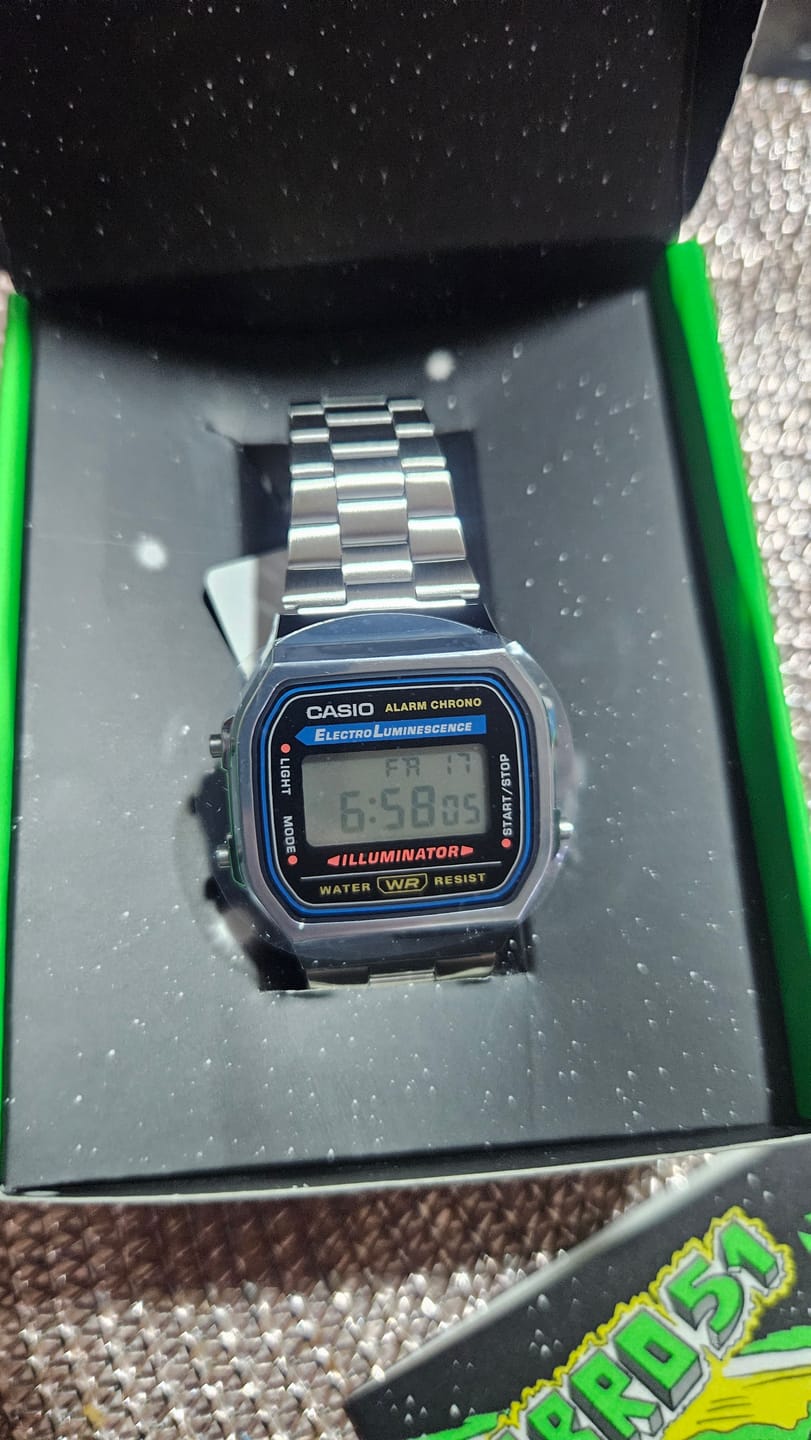 Customer photo review of Reloj Casio Vintage A168WA-1W Electroluminescence Plateado