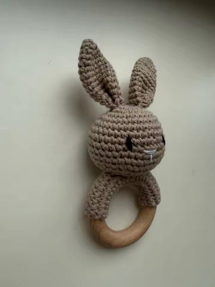 Customer photo review of CuddleRattle – Gehäkelte Babyrassel | Weicher Greifling mit Holzring