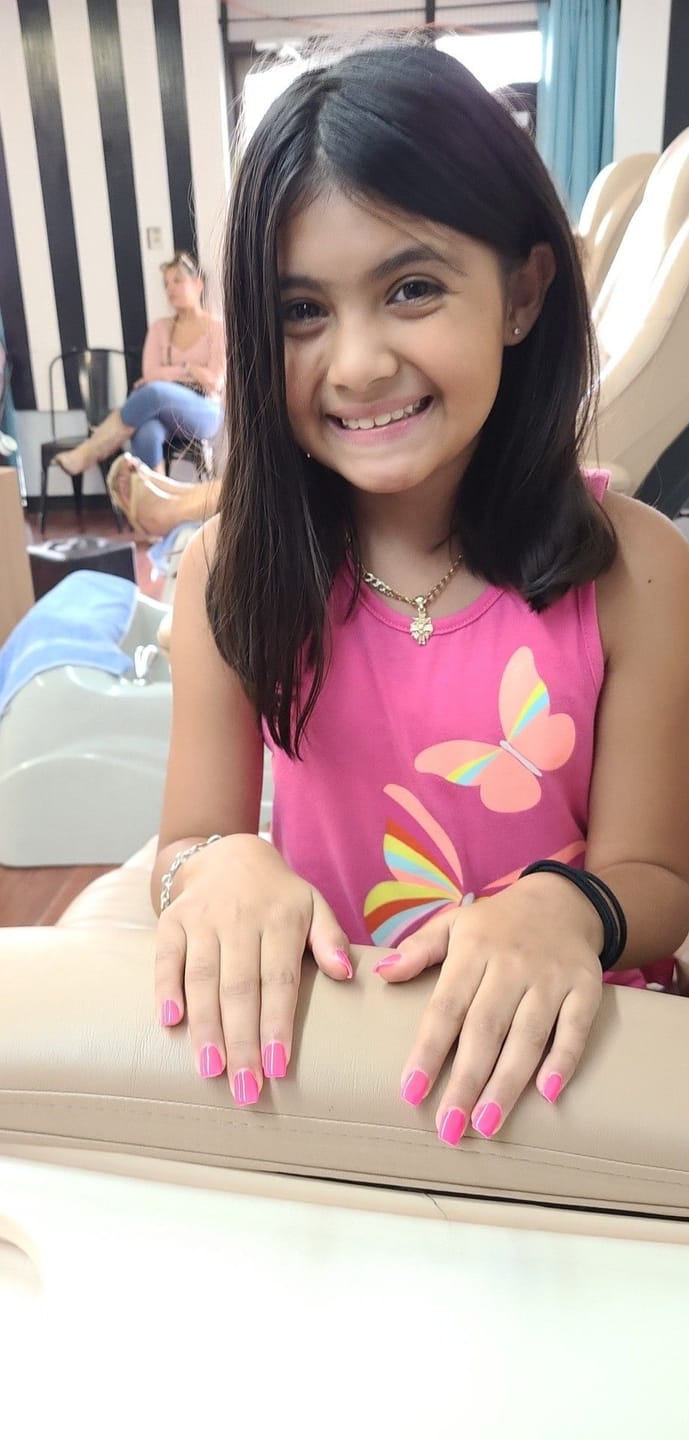 Customer photo review of Marcadores de uñas para niñas
