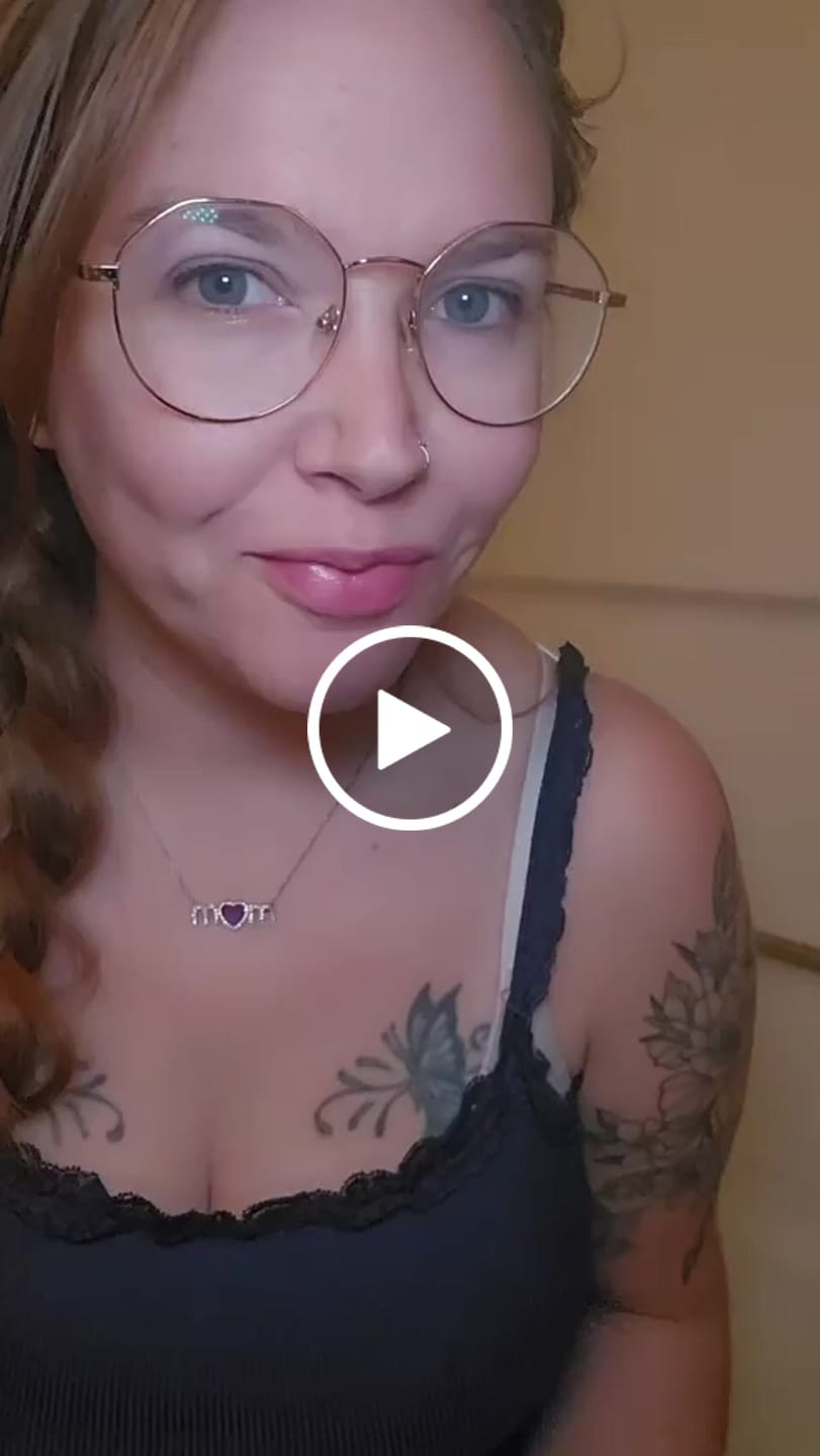 Customer video review of Refresh Pet Botanic Therapy Shampoo