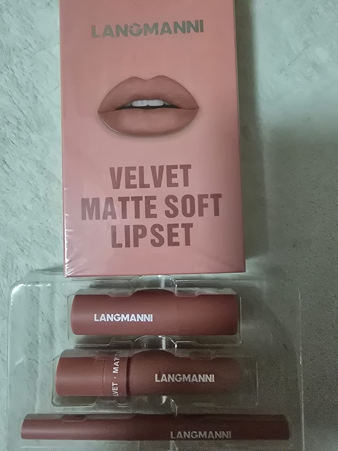 Customer photo review of 3 in 1 Matte Velvet Lipstick Set