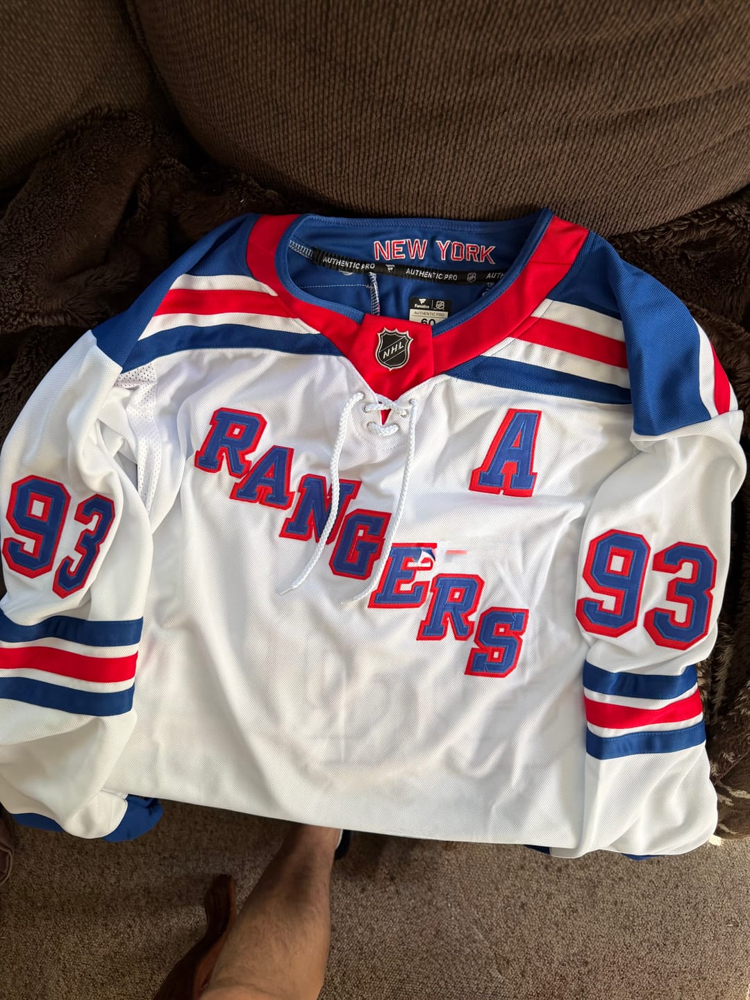 Customer photo review of Men's New York Rangers Mika Zibanejad #93 White Player Jersey1