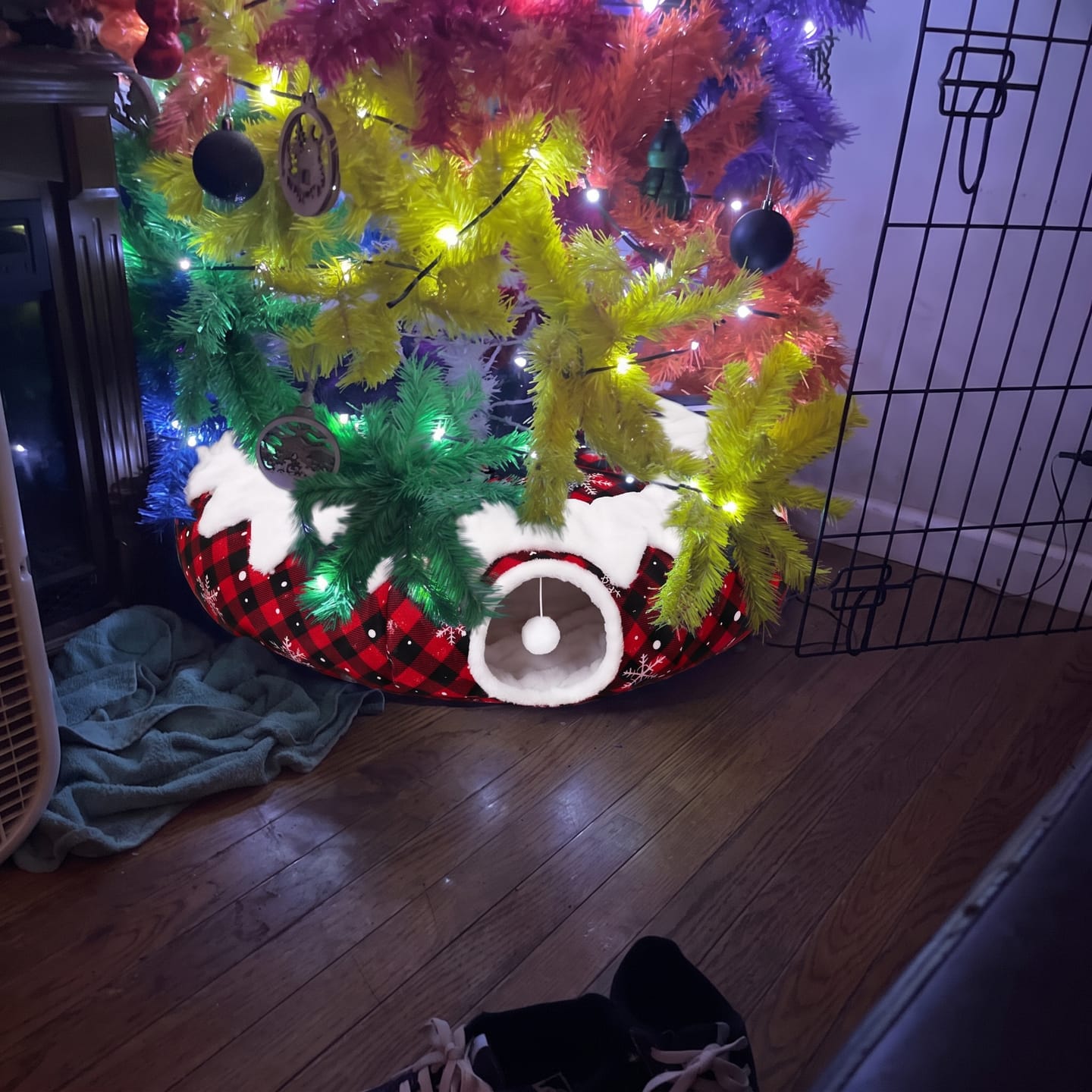 Customer photo review of Falda con túnel para gato
