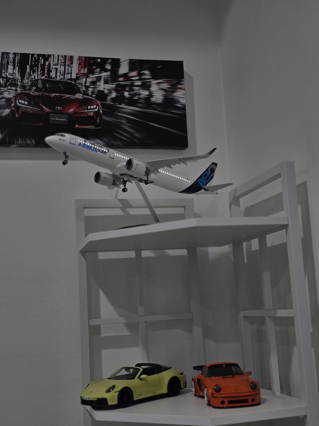 Customer photo review of Airbus A321neo Prototype1:100 Scale Model