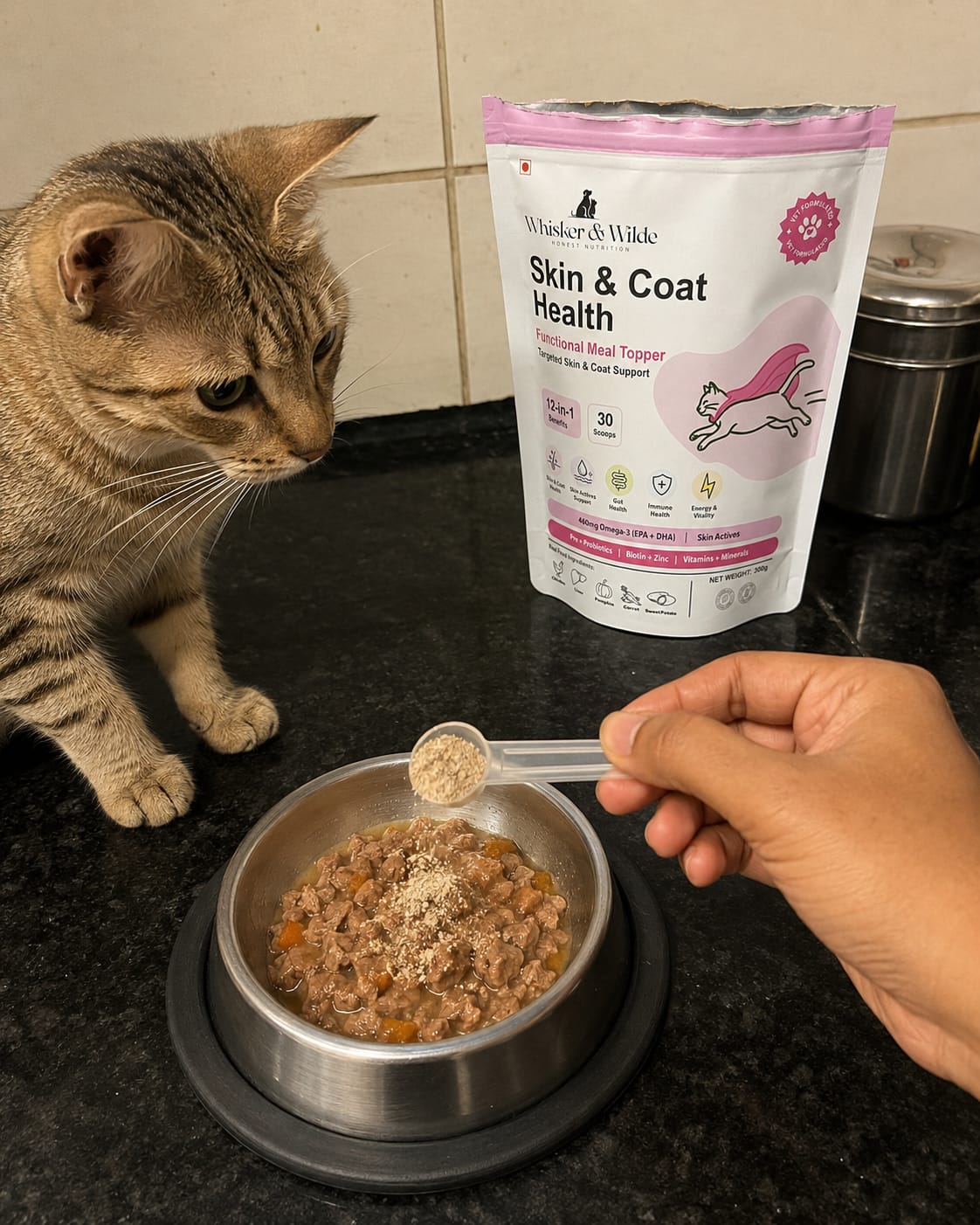 Customer photo review of Skin & Coat Cat Topper · 460mg Omega-3 for Dull Coat, Itchy Skin & Shedding