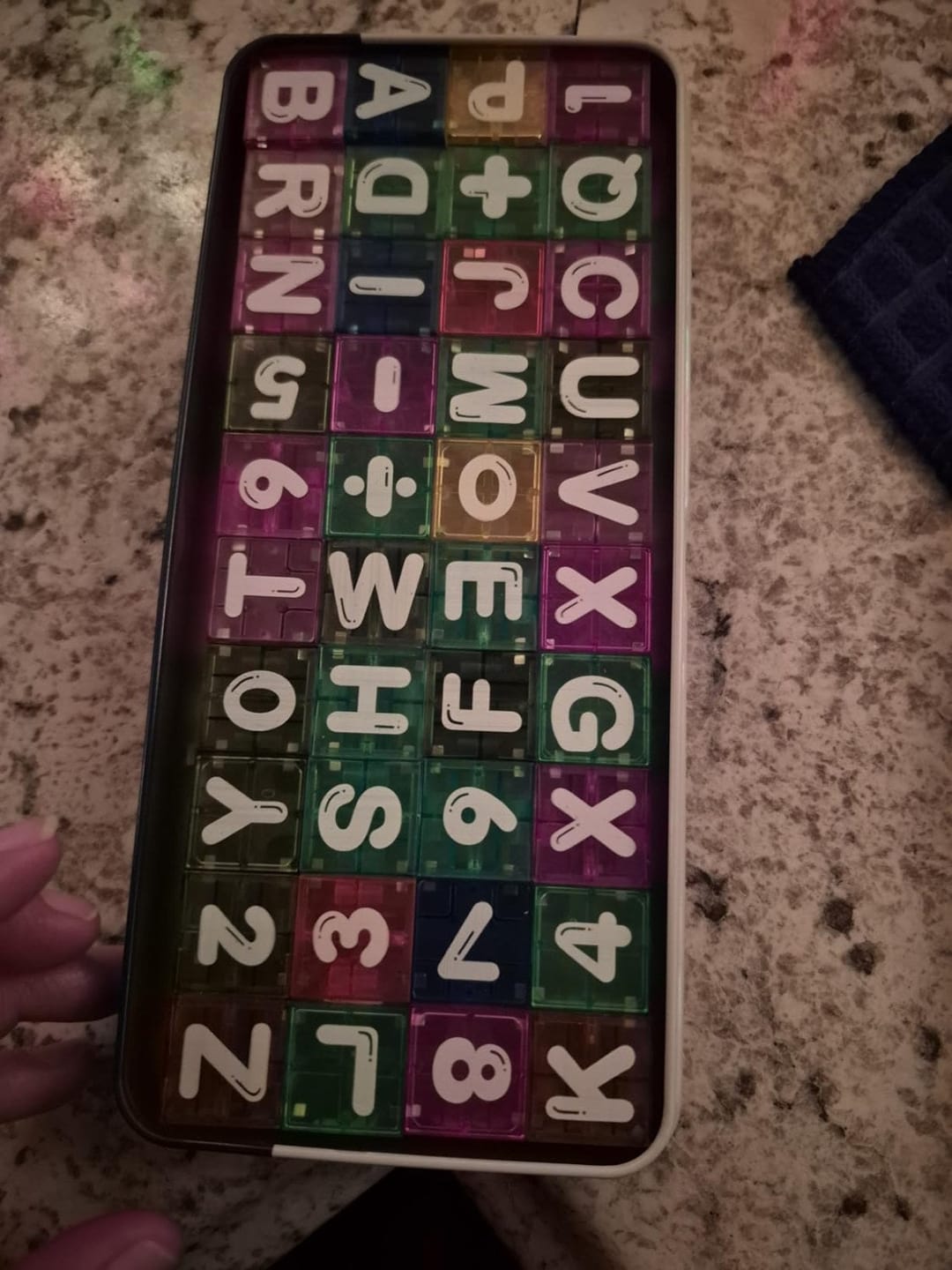 Customer photo review of Magnetische Lernwürfel mit Buchstaben und Zahlen | Lernspielzeug für Buchstaben und Rechnen