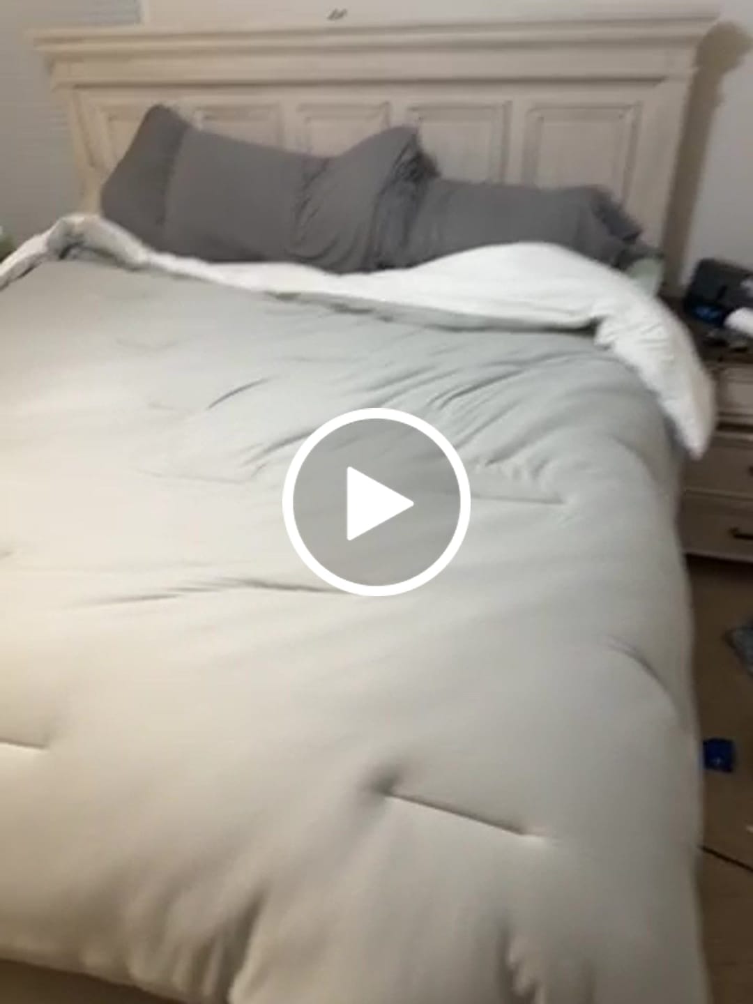 Customer video review of MarshMellow Comforter