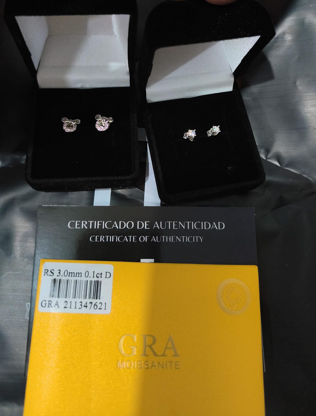 Customer photo review of Aretes Moissanita VVS