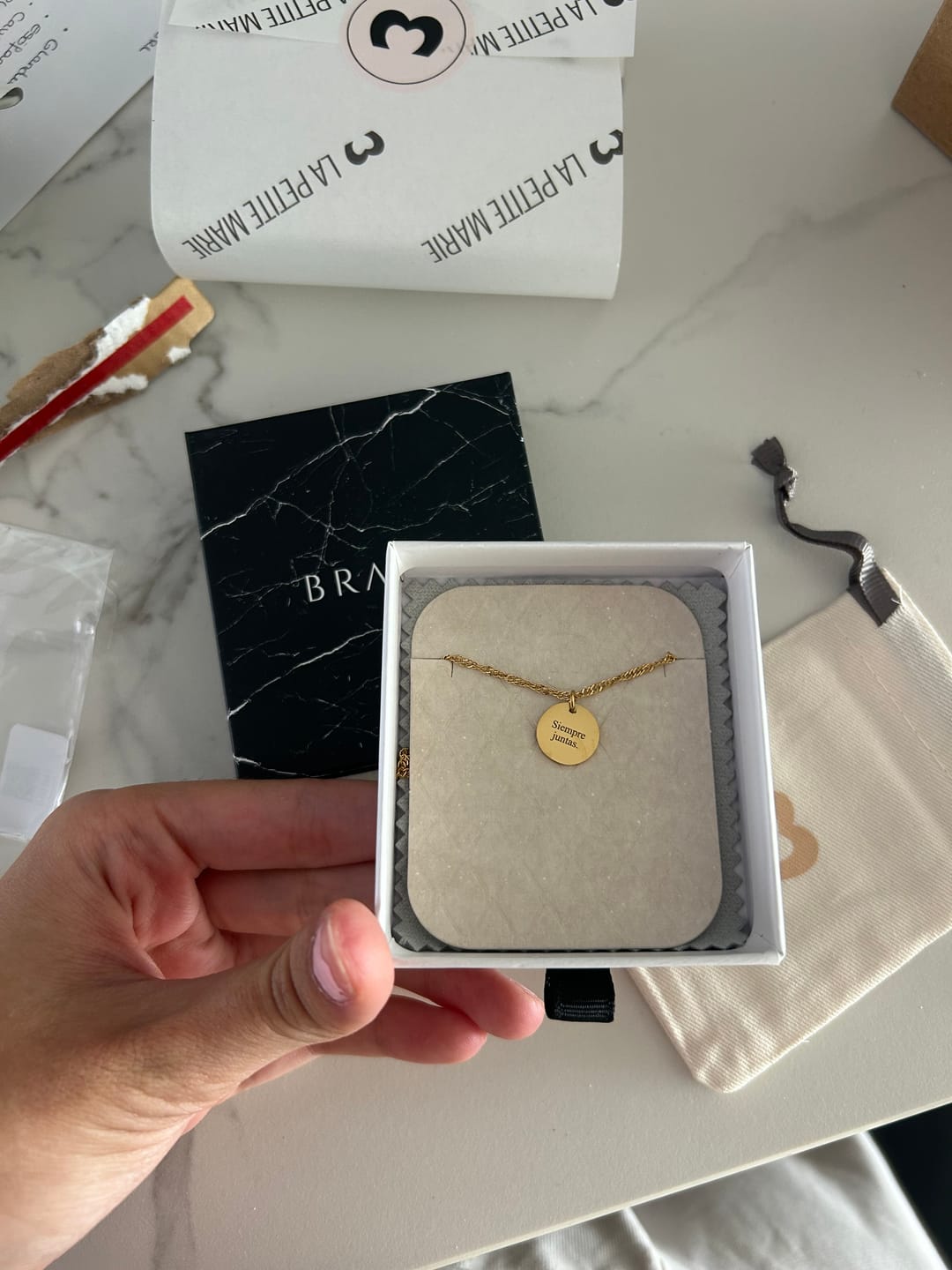 Customer photo review of "Grabado Detrás"