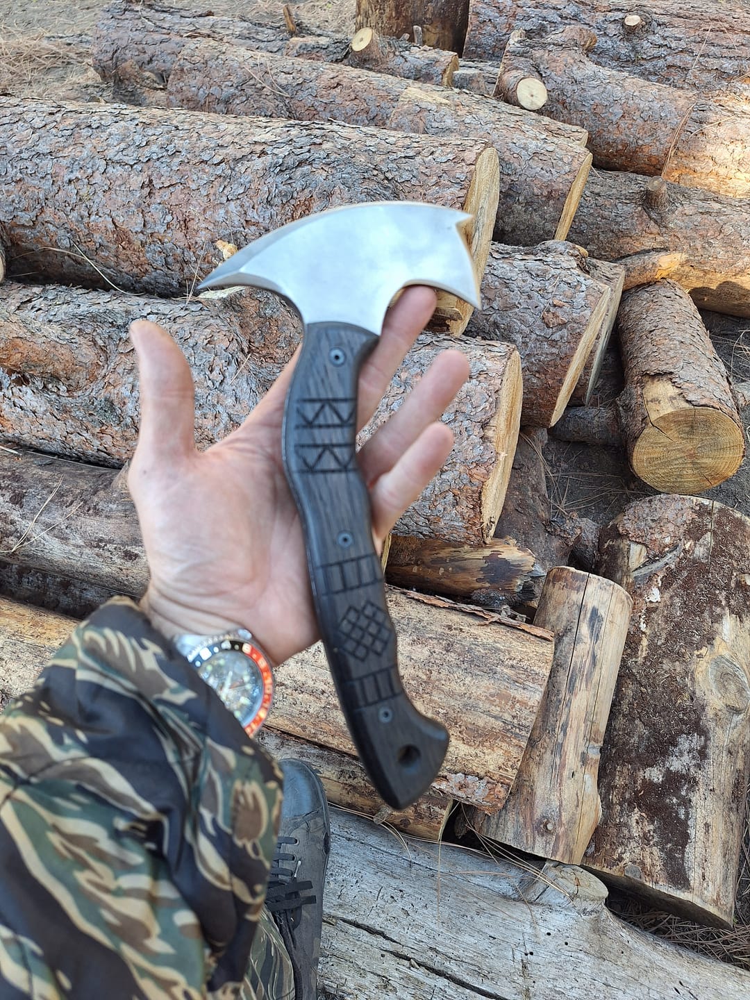 Customer photo review of Handmade tomahawk "Dakuri" with tribal engraving
