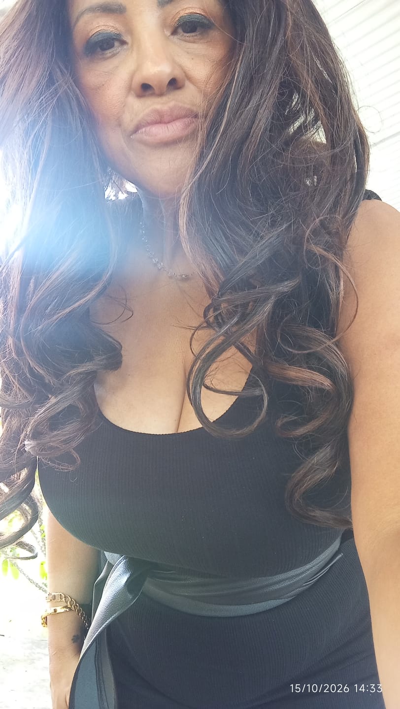 Customer photo review of Lace Front Emilia Castanho Luzes 30X