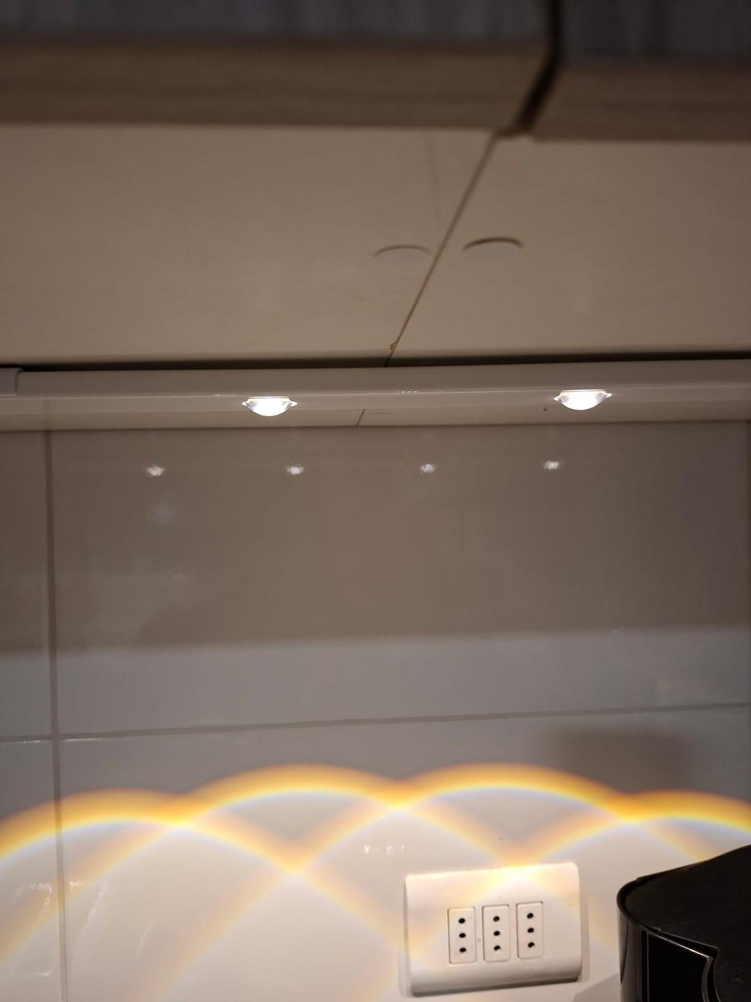 Customer photo review of Barra LED Recargable de 50 cm con Sensor de Movimiento y 3 Tonos de Luz