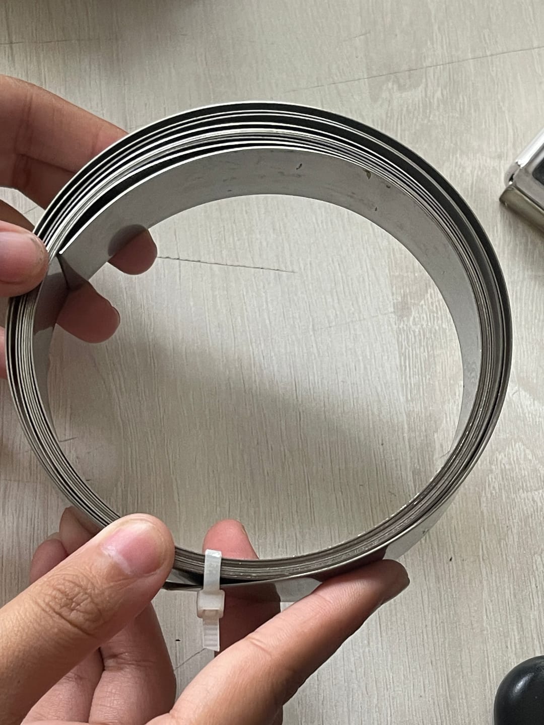 Customer photo review of Stainless Steel Metal Strip – Vastu Remedy for Main Entrance & Door Energy Balance | Ideal for Toilets, Thresholds & Long-term Durability | 1 Thickness | 8-100 Ft Lengths