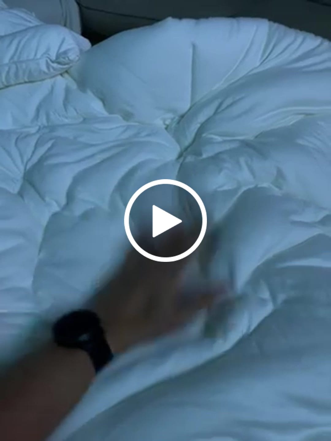 Customer video review of MarshMellow Comforter