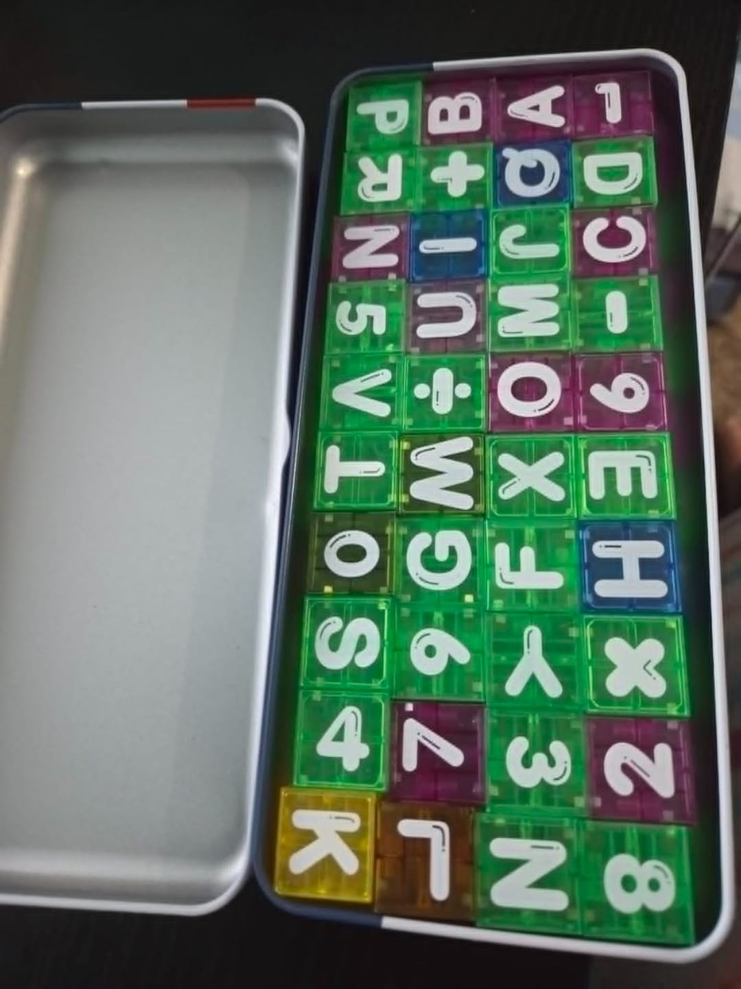 Customer photo review of Magnetische Lernwürfel mit Buchstaben und Zahlen | Lernspielzeug für Buchstaben und Rechnen