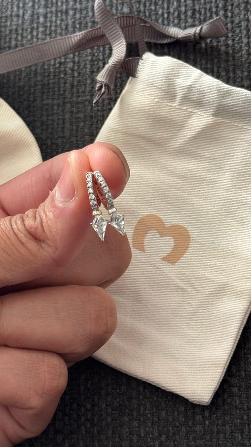 Customer photo review of Pendientes Diamond