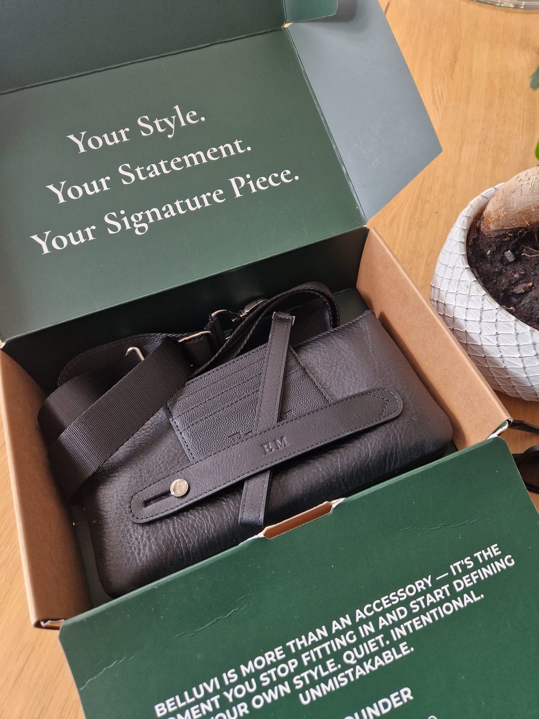 Customer photo review of Belluvi Duo Pouch