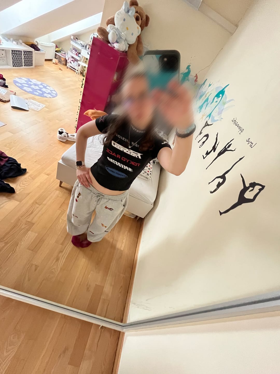 Customer photo review of Aelfric Eden Embroidery Dog Baggy Barrel Sweatpants