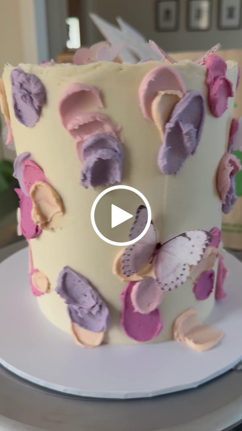 Customer video review of Pastel Pink Edible Wafer Butterflies - Mix sizes - 24pcs