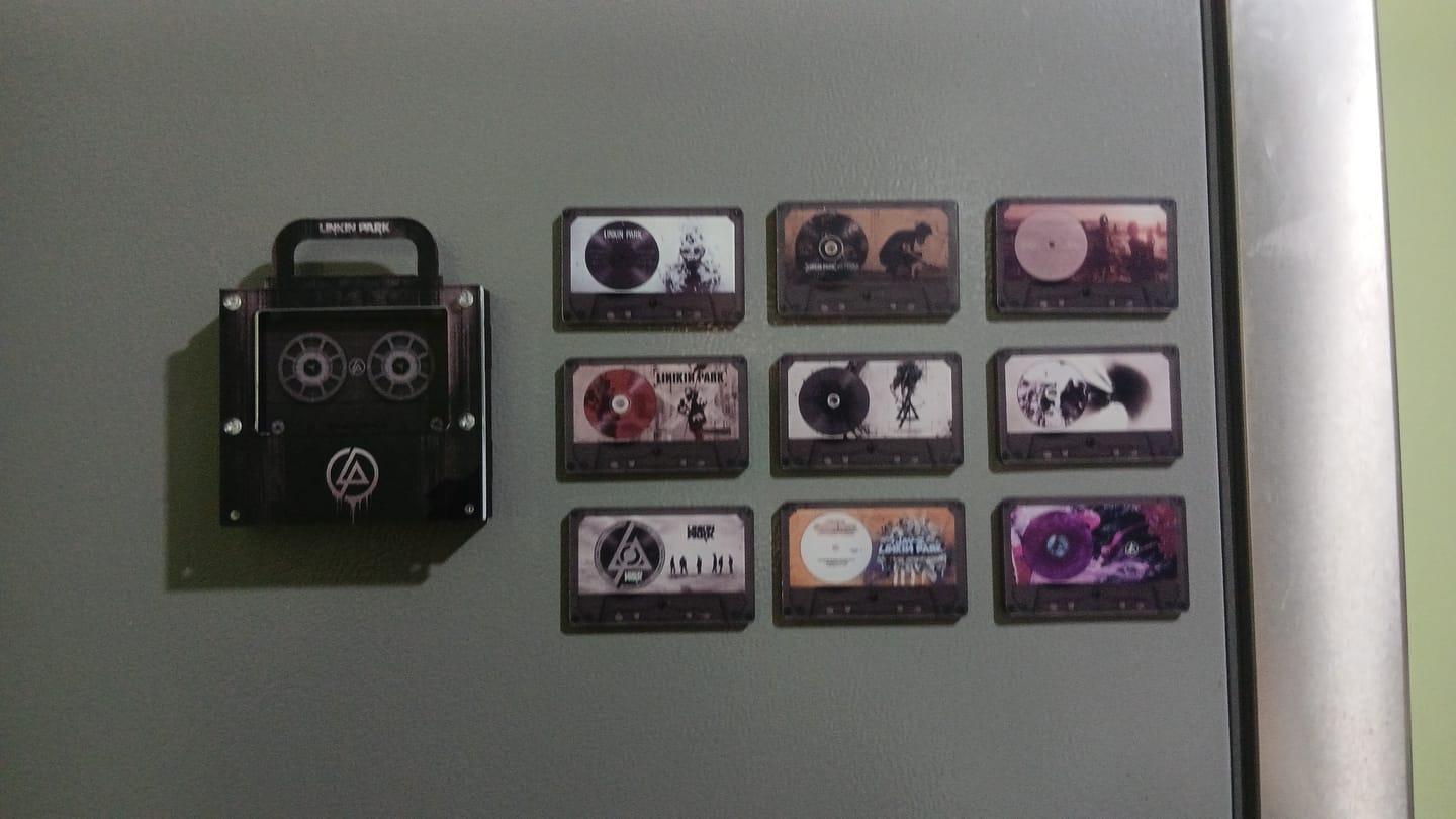 Customer photo review of Linkique NFC Fridge Magnet