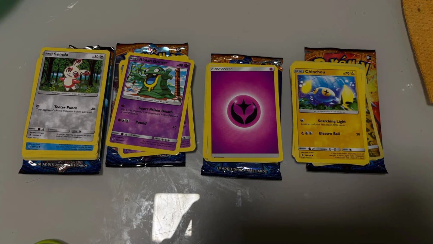 Customer photo review of Pok é mon TCG Sun & Moon Booster Box Sealed Trading Card Lunala Solgaleo Incineroar Decidueye Anime Collectible Collection Gift