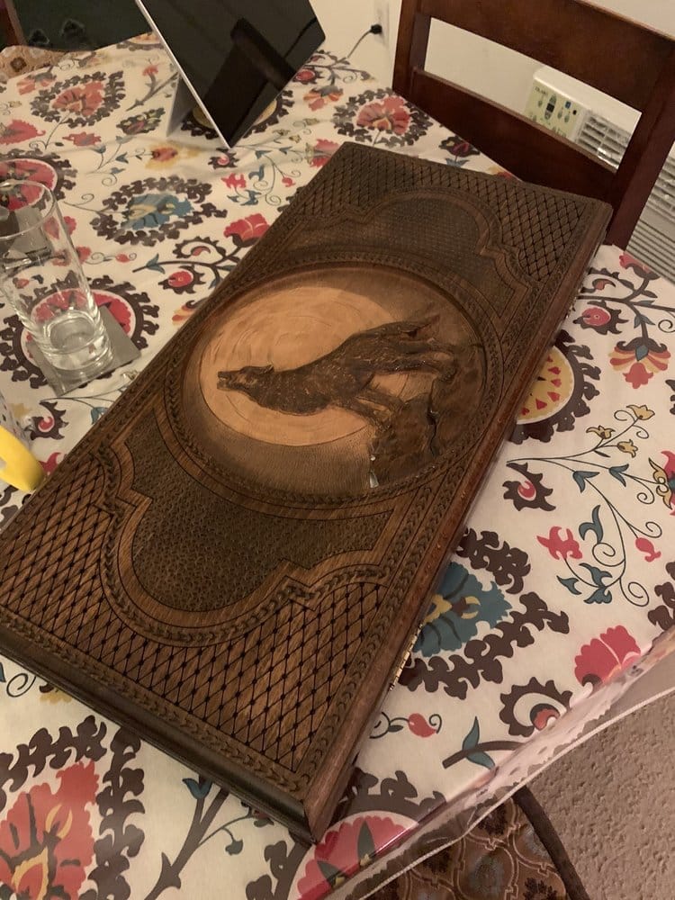 Customer photo review of Howling Wolf Backgammon Set with Classic Outline