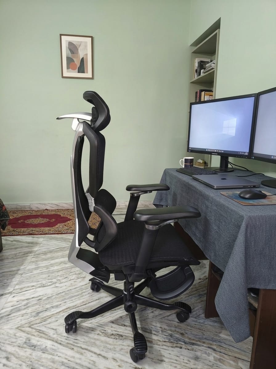 Customer photo review of Ettorez Megatron New-Gen Gaming Chair